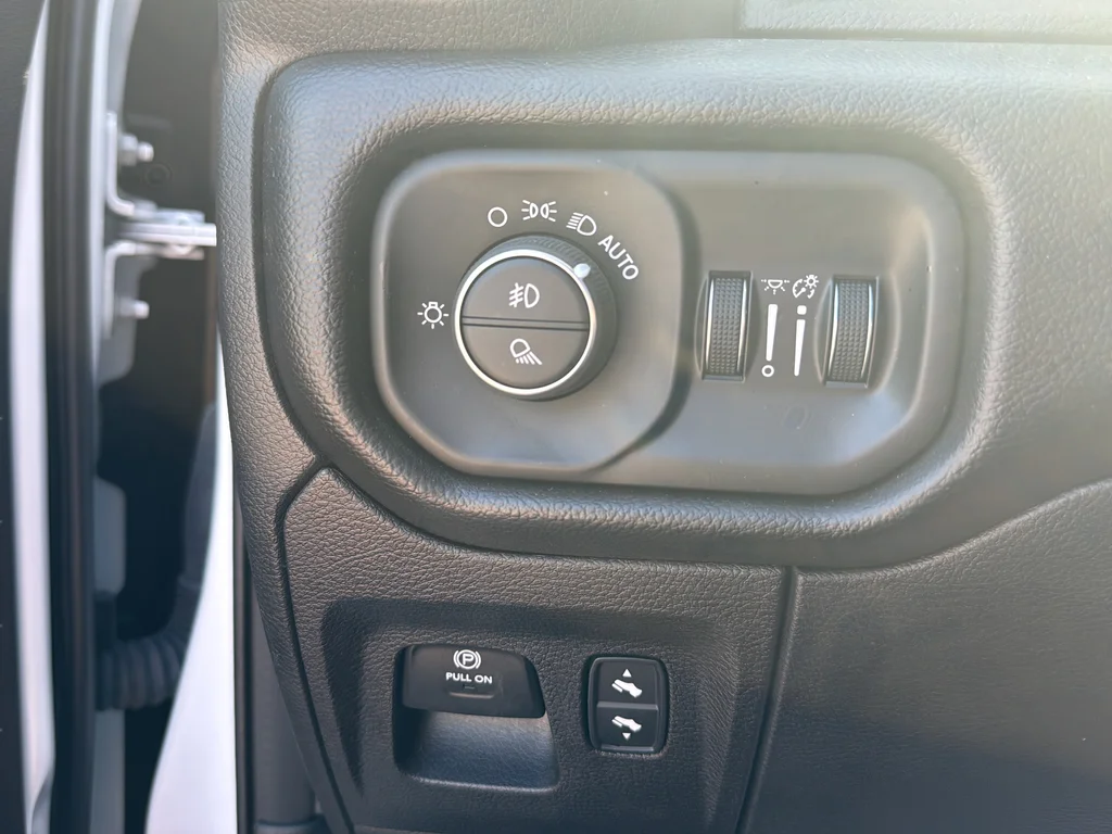 Used 2022 White Ram Laramie image 18