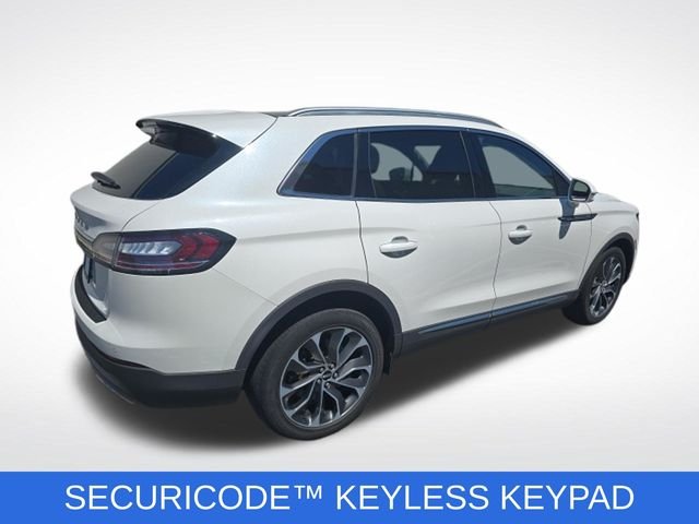 Used 2022 White Lincoln Reserve image 7