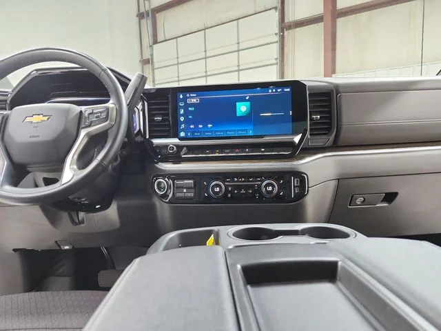 Used 2025 White Chevrolet LT image 26