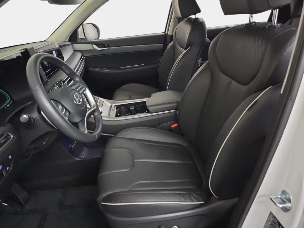 Used 2025 White Hyundai XRT image 18