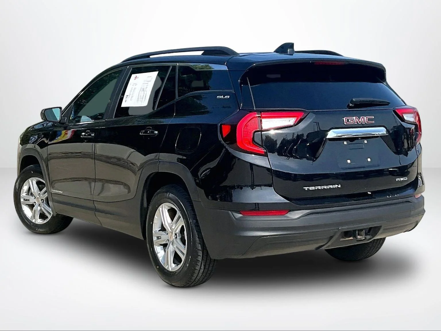 Used 2022 Black GMC SLE image 13