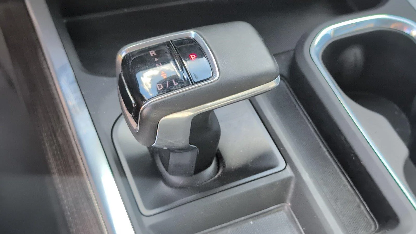 Used 2025 Summit White Chevrolet RST image 25