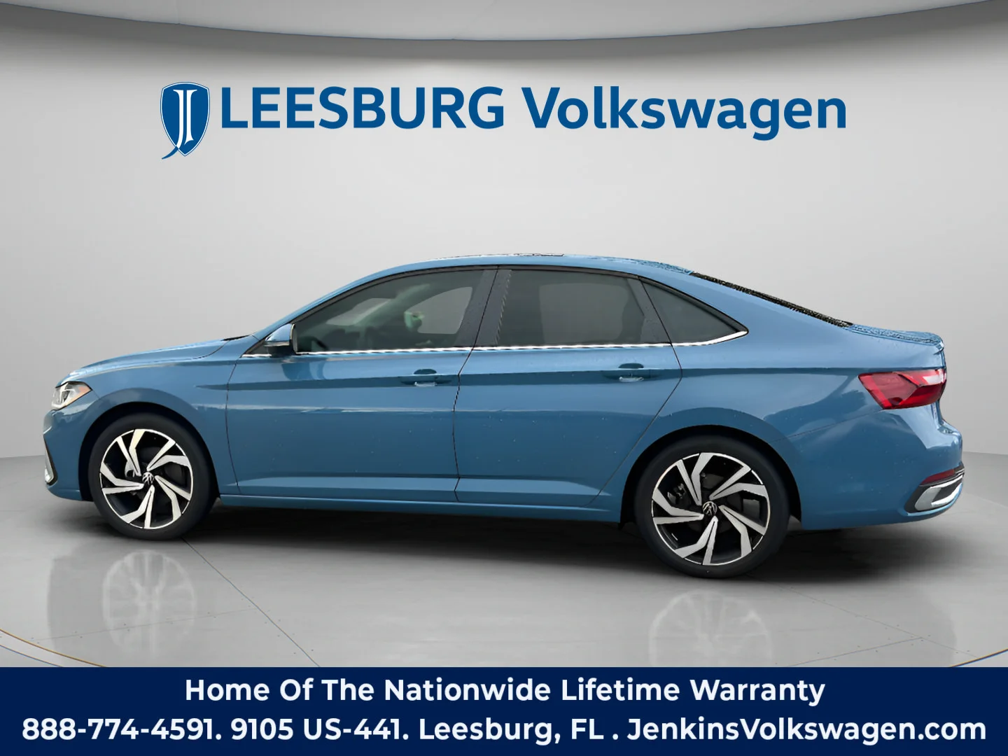 Used 2025 Monterey Blue Volkswagen SEL image 6