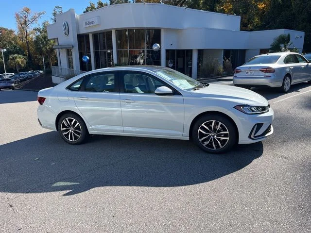 2026 Volkswagen Jetta SE - Photo 2
