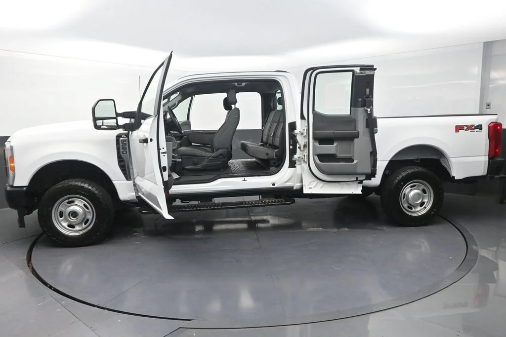 Used 2023 White Ford XL image 32