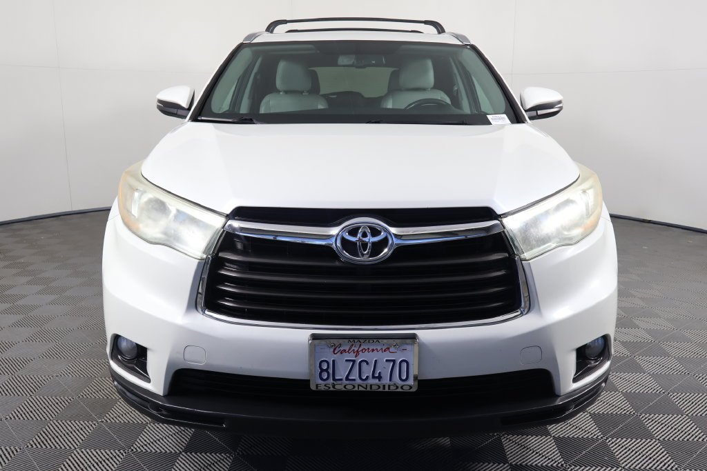 Used 2016 Toyota Highlander XLE with VIN 5TDKKRFH0GS174999 for sale in Escondido, CA