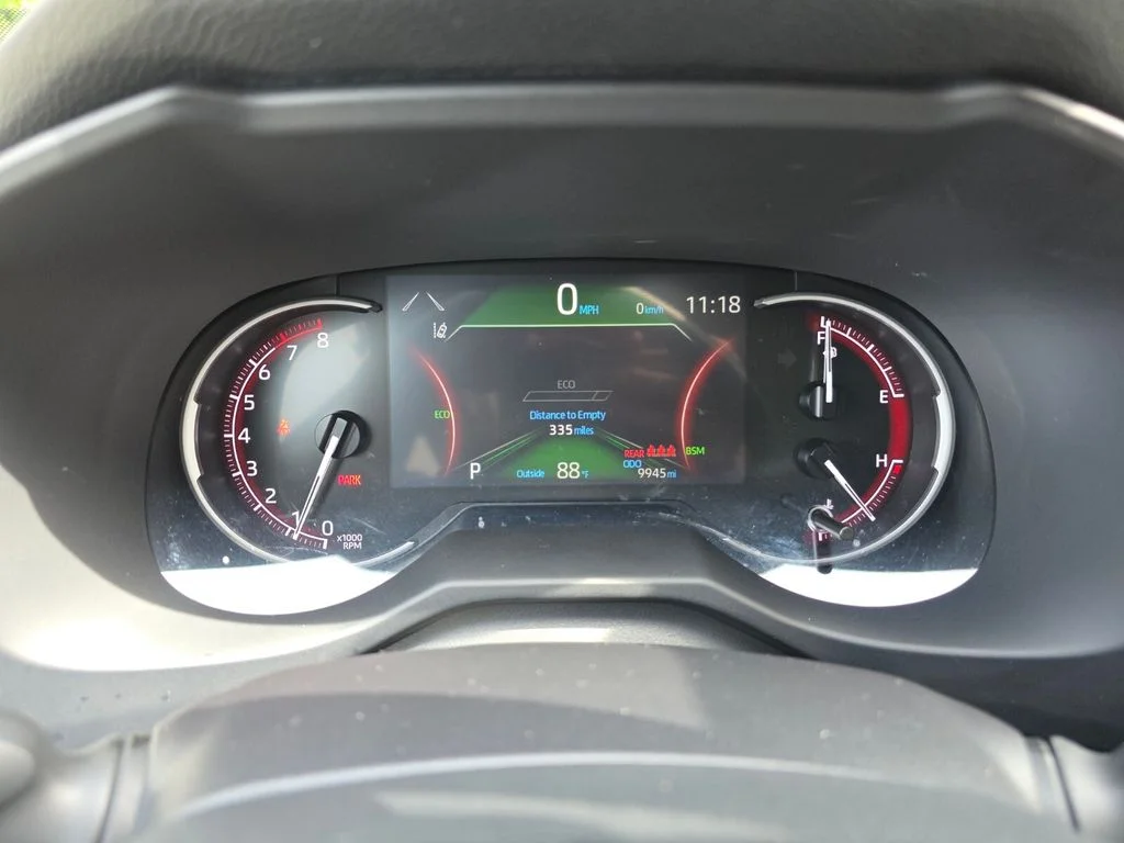 Used 2025 Silver Toyota XLE image 32