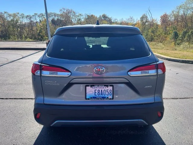 Used 2022  Toyota L image 4