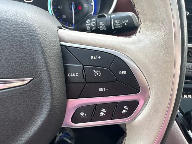 Used 2019 Gray Chrysler Limited image 20
