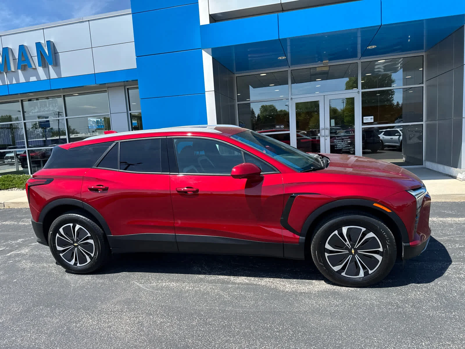 Used 2024 Chevrolet Blazer EV LT with VIN 3GNKDBRJ8RS211349 for sale in Cedarburg, WI