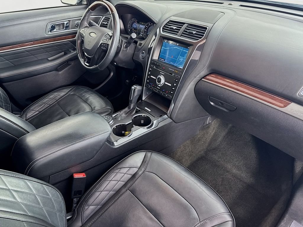 Used 2017 Shadow Black Ford Platinum image 39