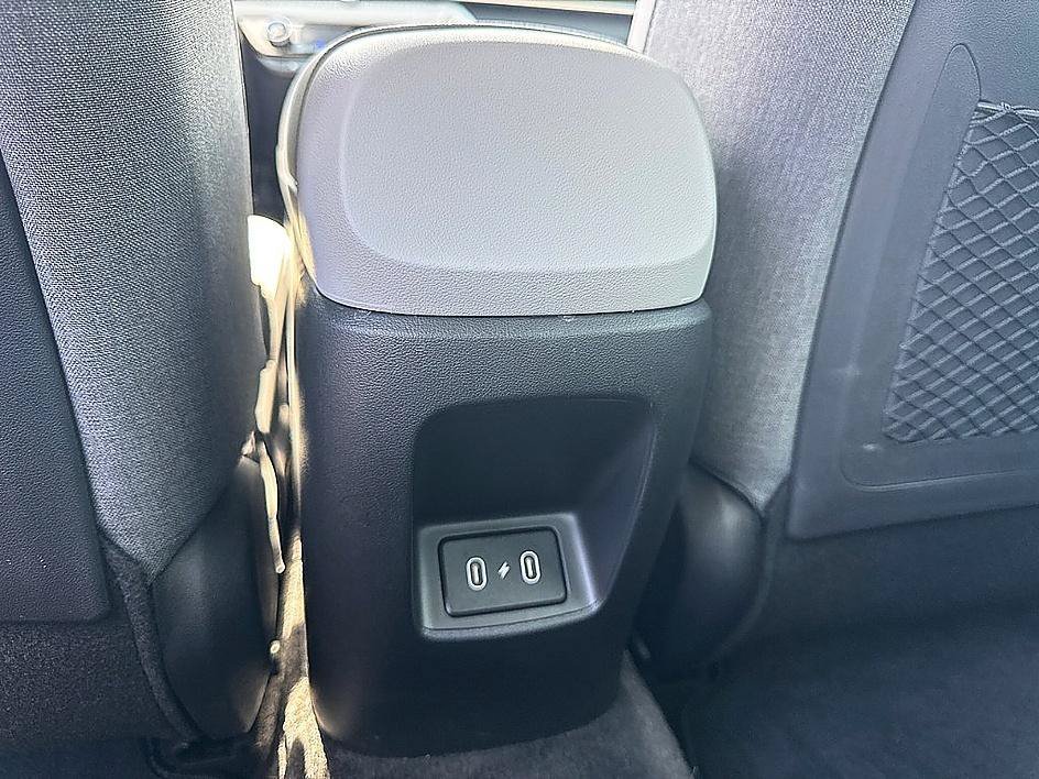 Used 2026 Fluid Metal Hyundai Limited image 11