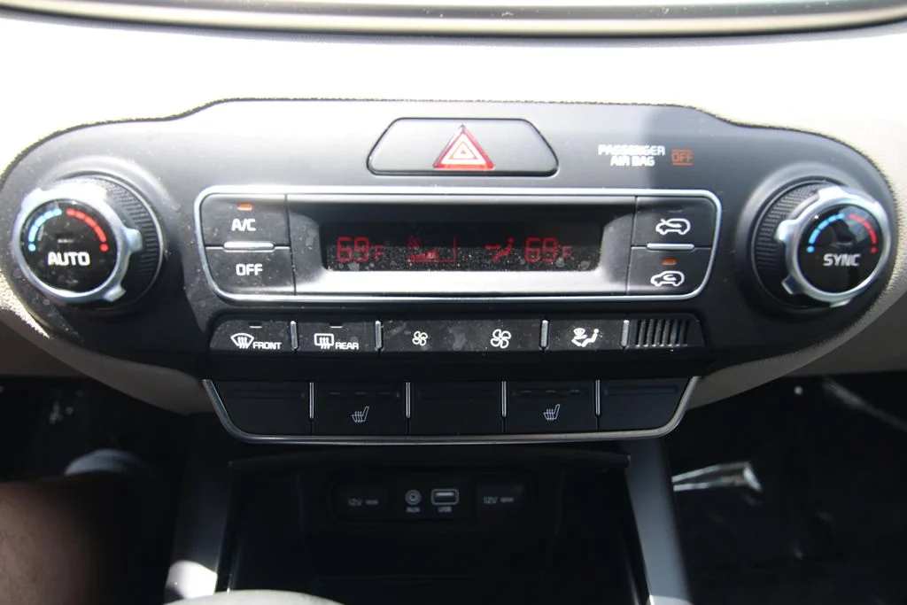 Used 2019 Blue Kia LX image 29