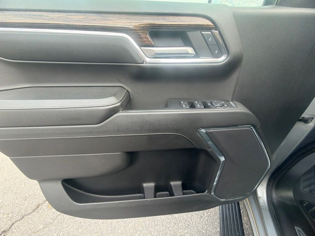Used 2024 Silver GMC Elevation image 23