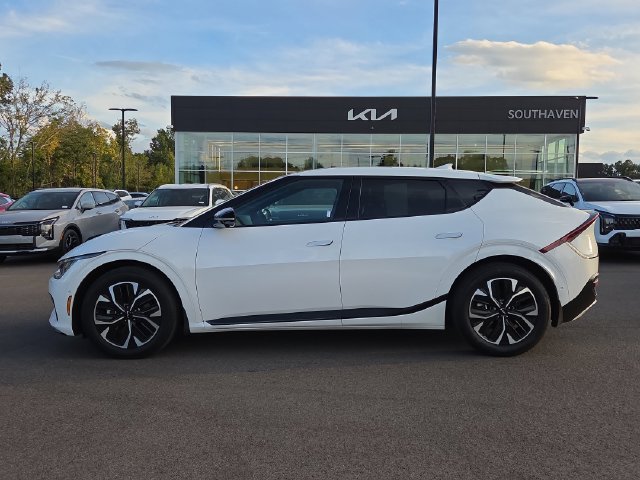 Used 2024 Kia EV6 GT-Line with VIN KNDC44LA1R5211057 for sale in Southaven, MS