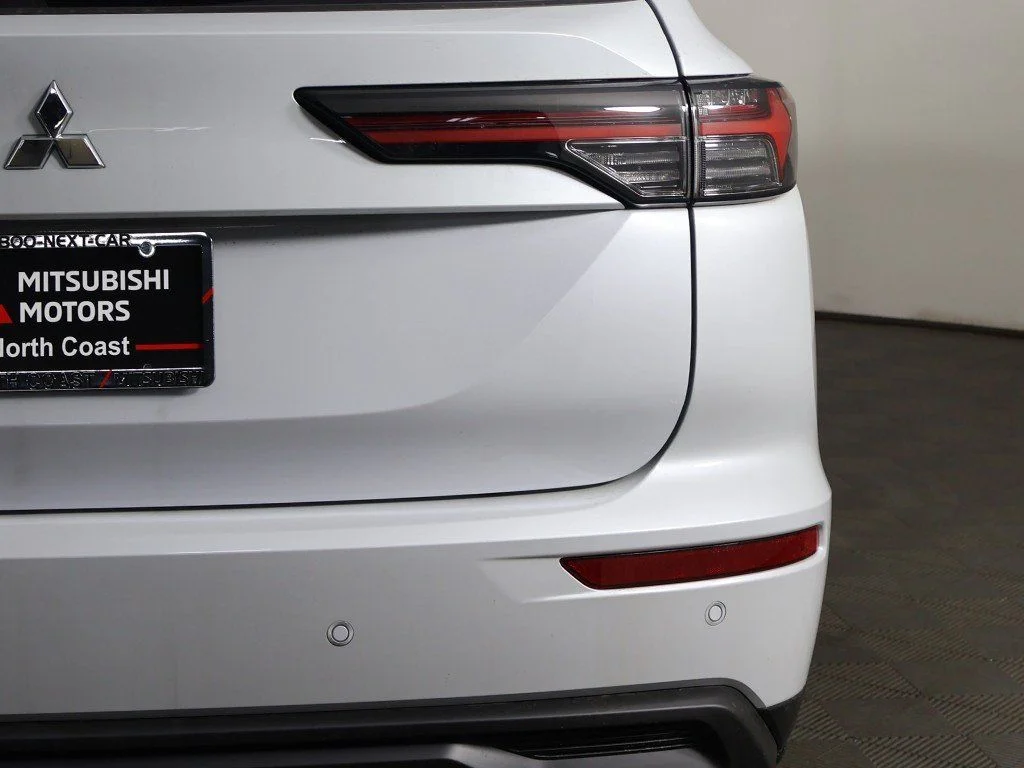 2026 Mitsubishi Outlander ES - Photo 15
