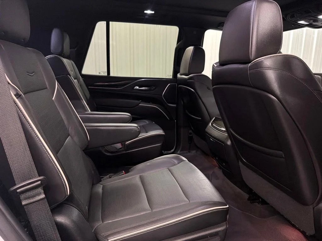 Used 2023 Crystal White Tricoat Cadillac Sport image 28