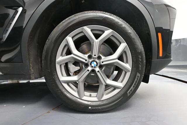 Used 2023 Black BMW xDrive30i image 16