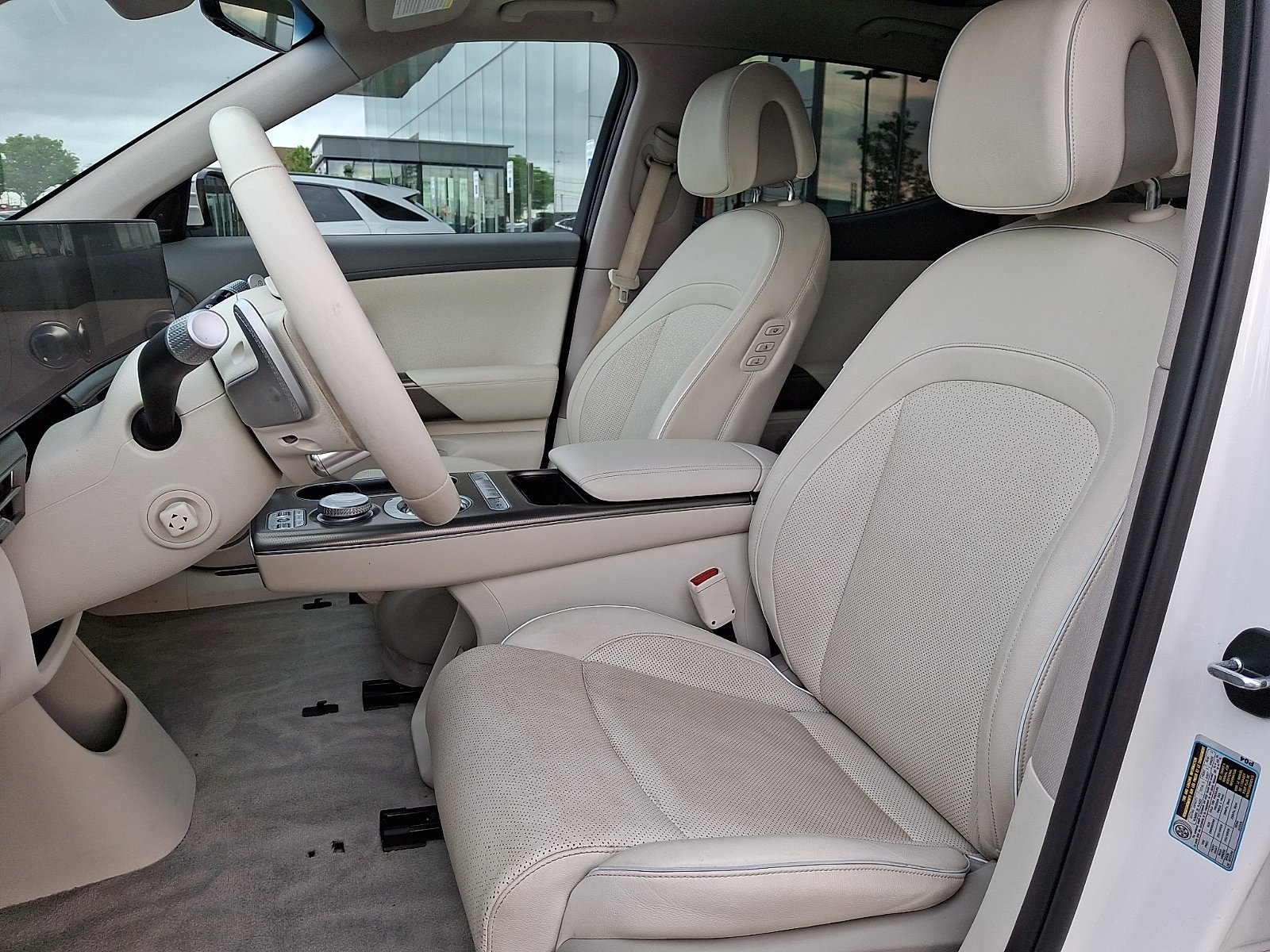 Used 2023 Alta White Genesis Advanced image 13