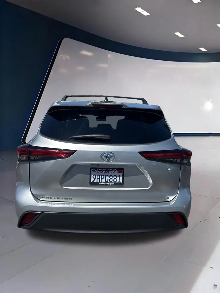 Used 2023 Silver Toyota LE image 3