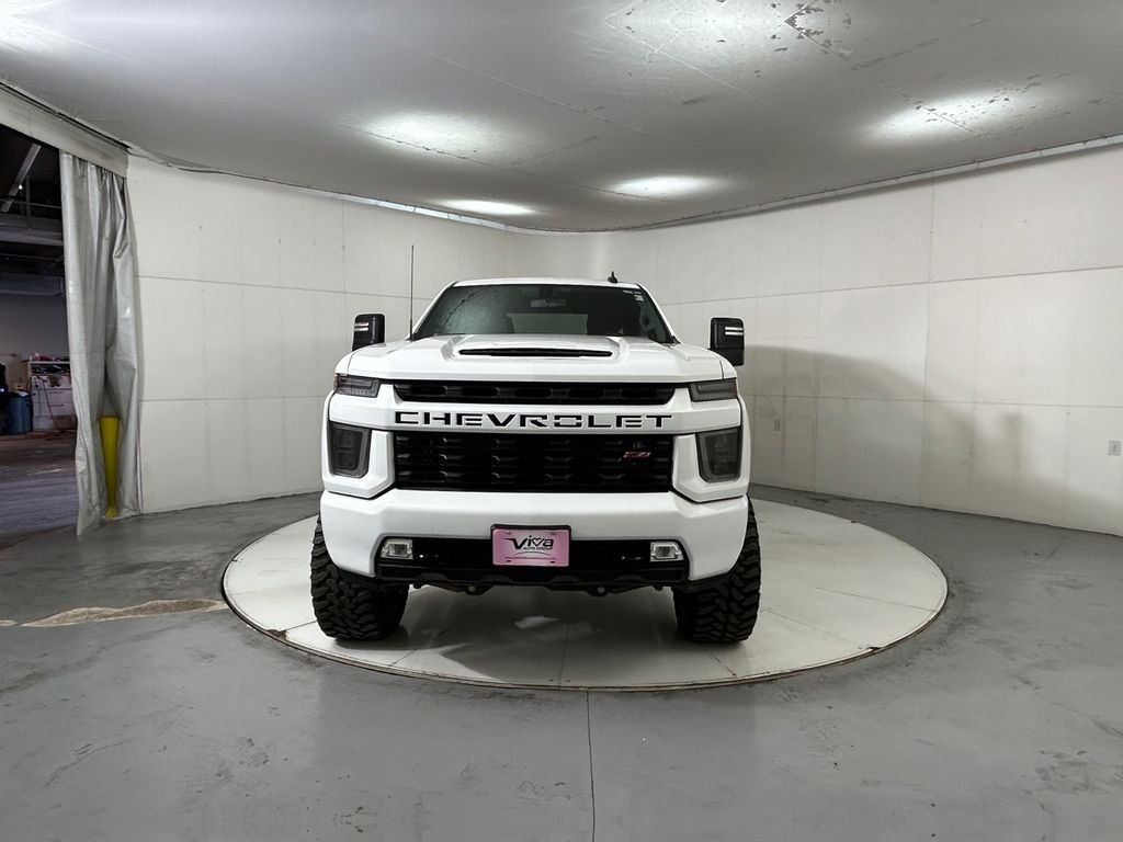 Used 2022 White Chevrolet LT image 2