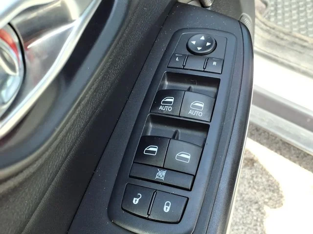 Used 2019 White Jeep Trailhawk image 13