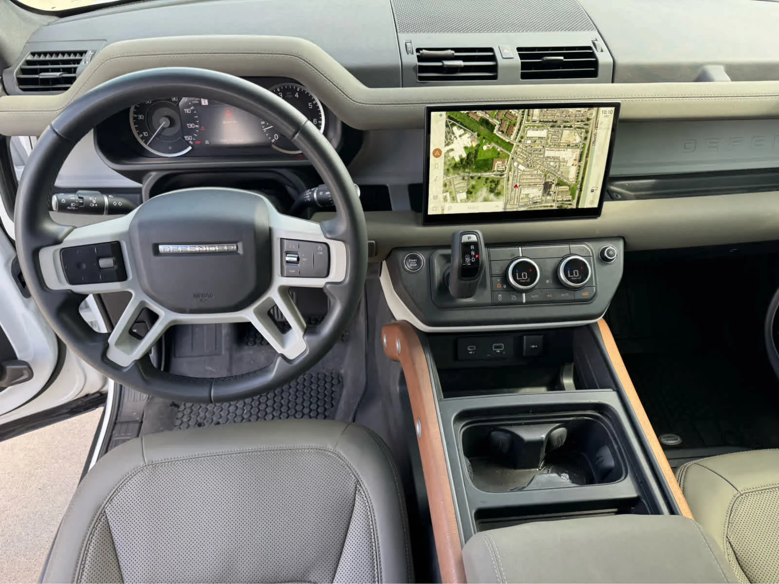 Used 2023 WHT Land Rover S image 9