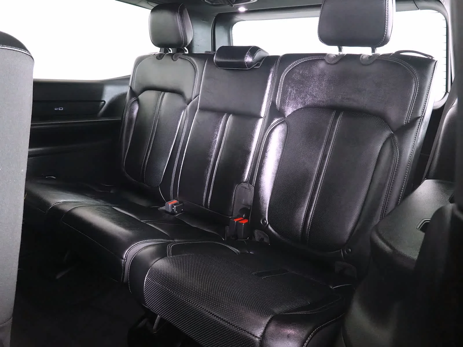 Used 2024 Baltic Gray Metallic Clearcoat Jeep Series II image 16