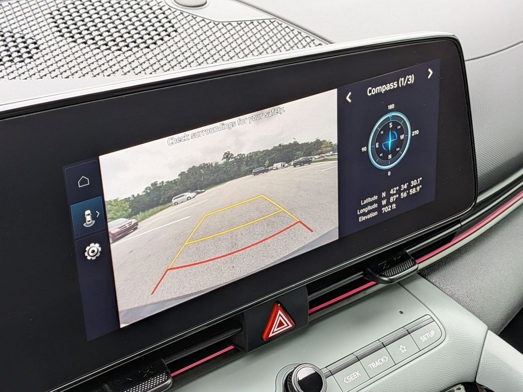 2025 Hyundai Elantra Limited - Photo 19
