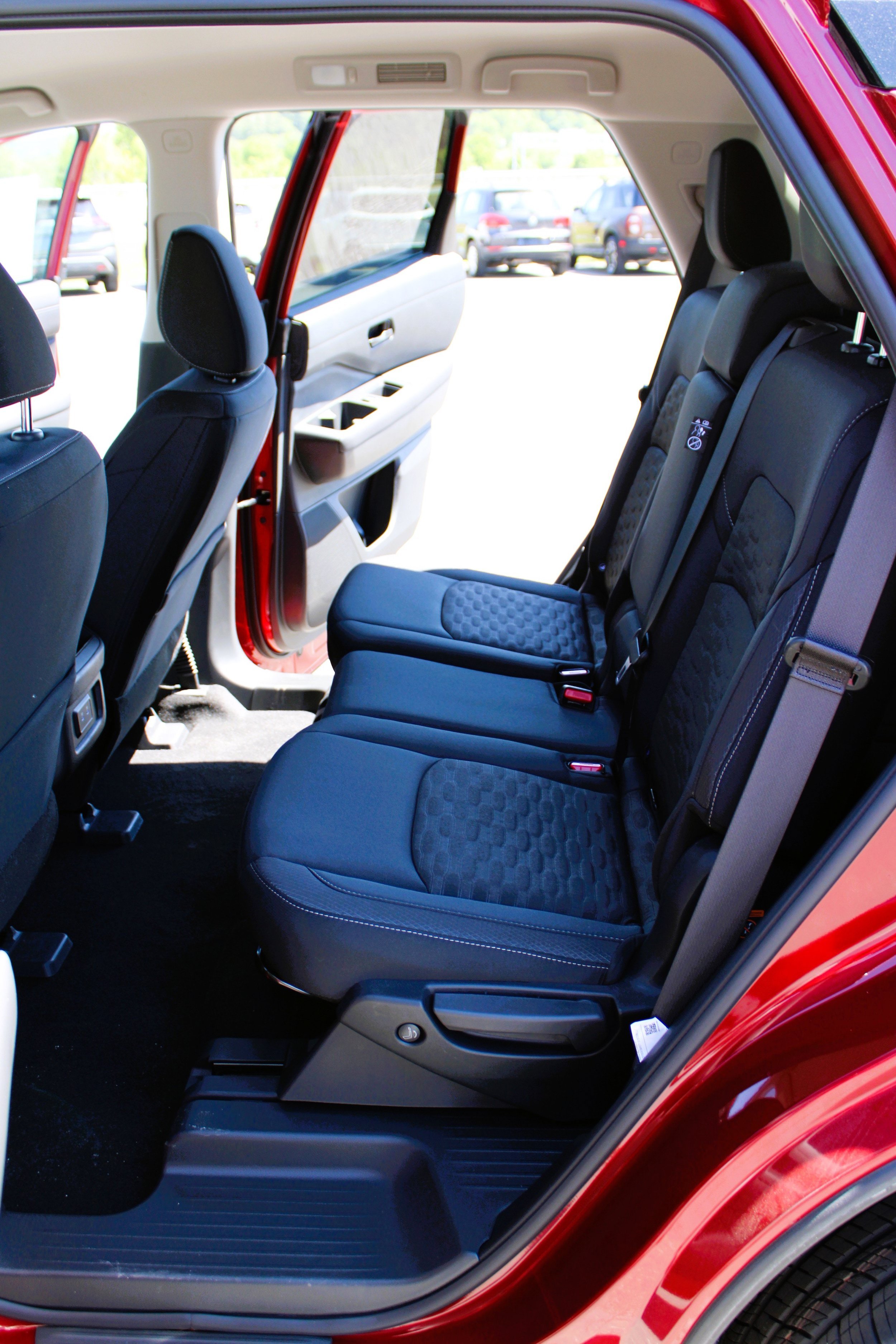 2026 Nissan Pathfinder SV - Photo 18