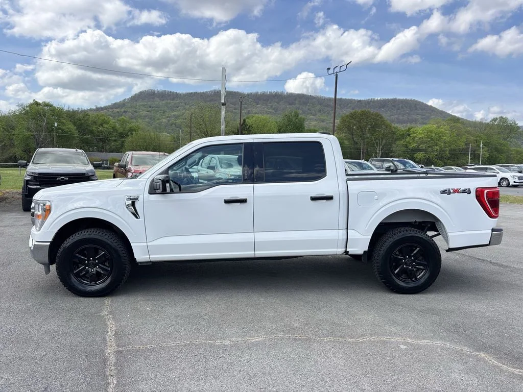 Used 2021 White Ford XLT image 9