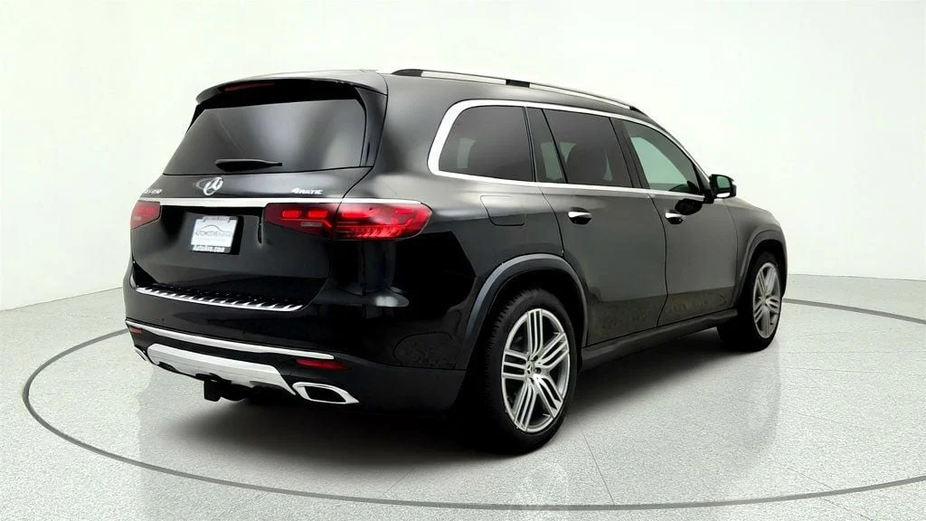 Used 2025 Obsidian Black Metallic Mercedes-Benz GLS 450 4MATIC® SUV w/ Trailer Hitch image 5
