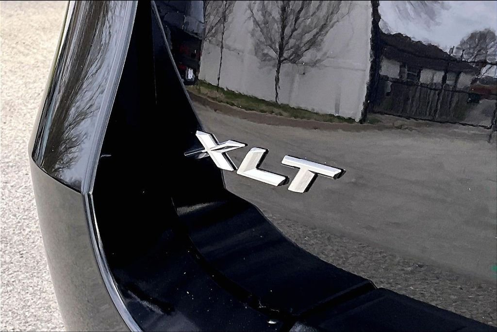 2022 Ford Explorer XLT - Photo 9