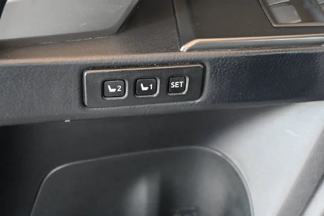 Used 2023 Black Lexus 460 image 20
