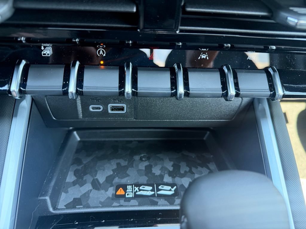 2026 Chevrolet Colorado Z71 - Photo 23