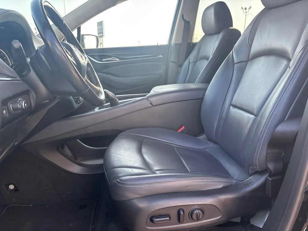 Used 2020 Includes Spectra Gray lower exterior accent color.) Buick Essence image 7