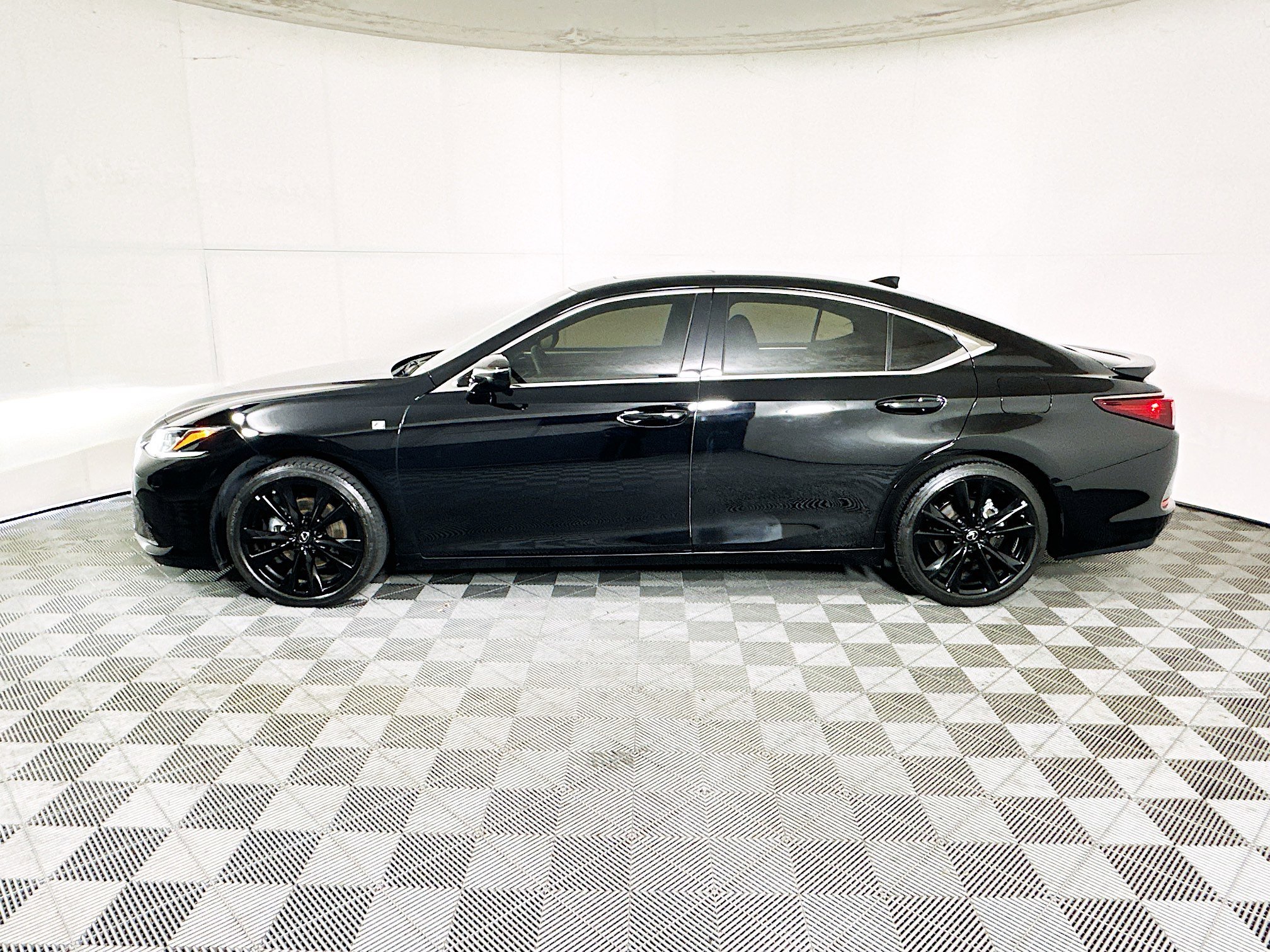 2024 Lexus ES thumbnail 8