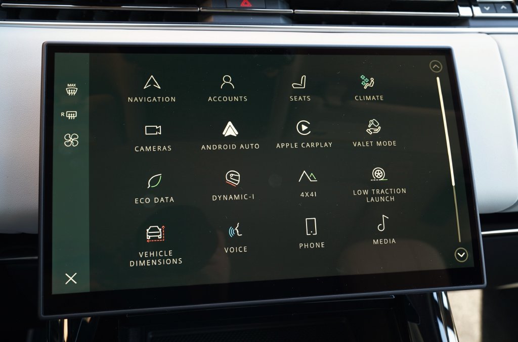 New 2027 British Racing Green Land Rover Dynamic SE image 19