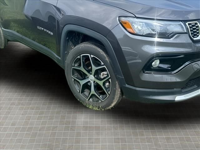 Used 2024 Gray Jeep Limited image 10