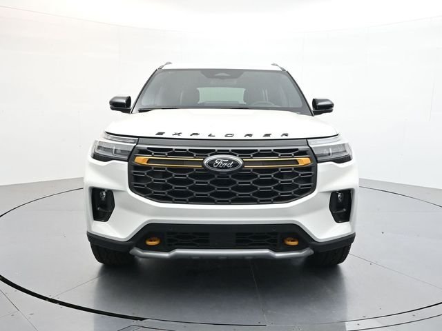 New 2026 Star White Metallic Tri-Coat Ford Tremor® image 2