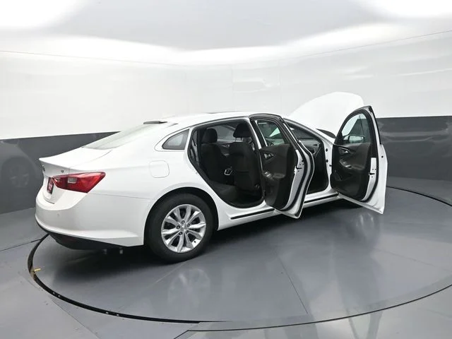 Used 2024 White Chevrolet LT image 46