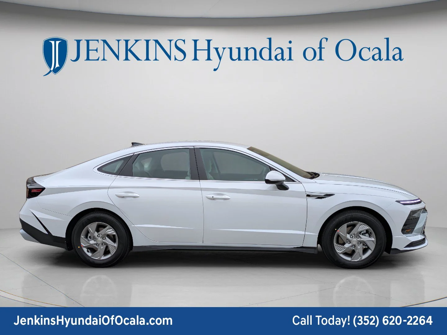 Used 2026 Serenity White Hyundai SE image 2
