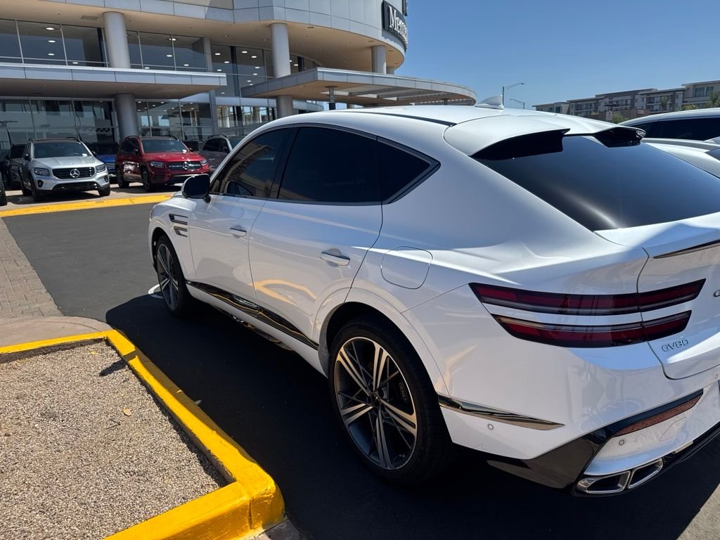 Used 2025 White Genesis 3.5T e-SC image 4