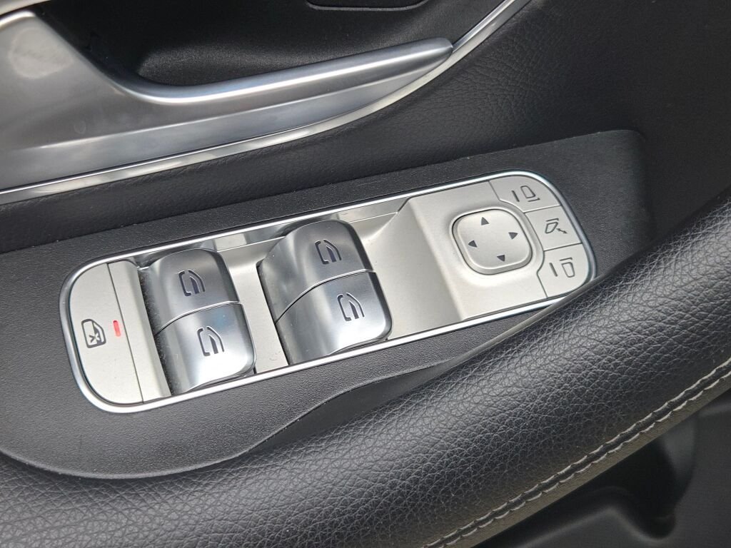Used 2025  Mercedes-Benz GLS 450 image 23