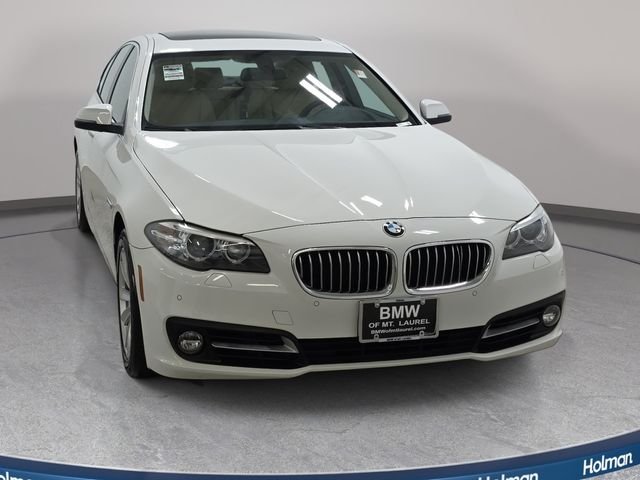 Used 2016 Alpine White BMW 528i xDrive image 3
