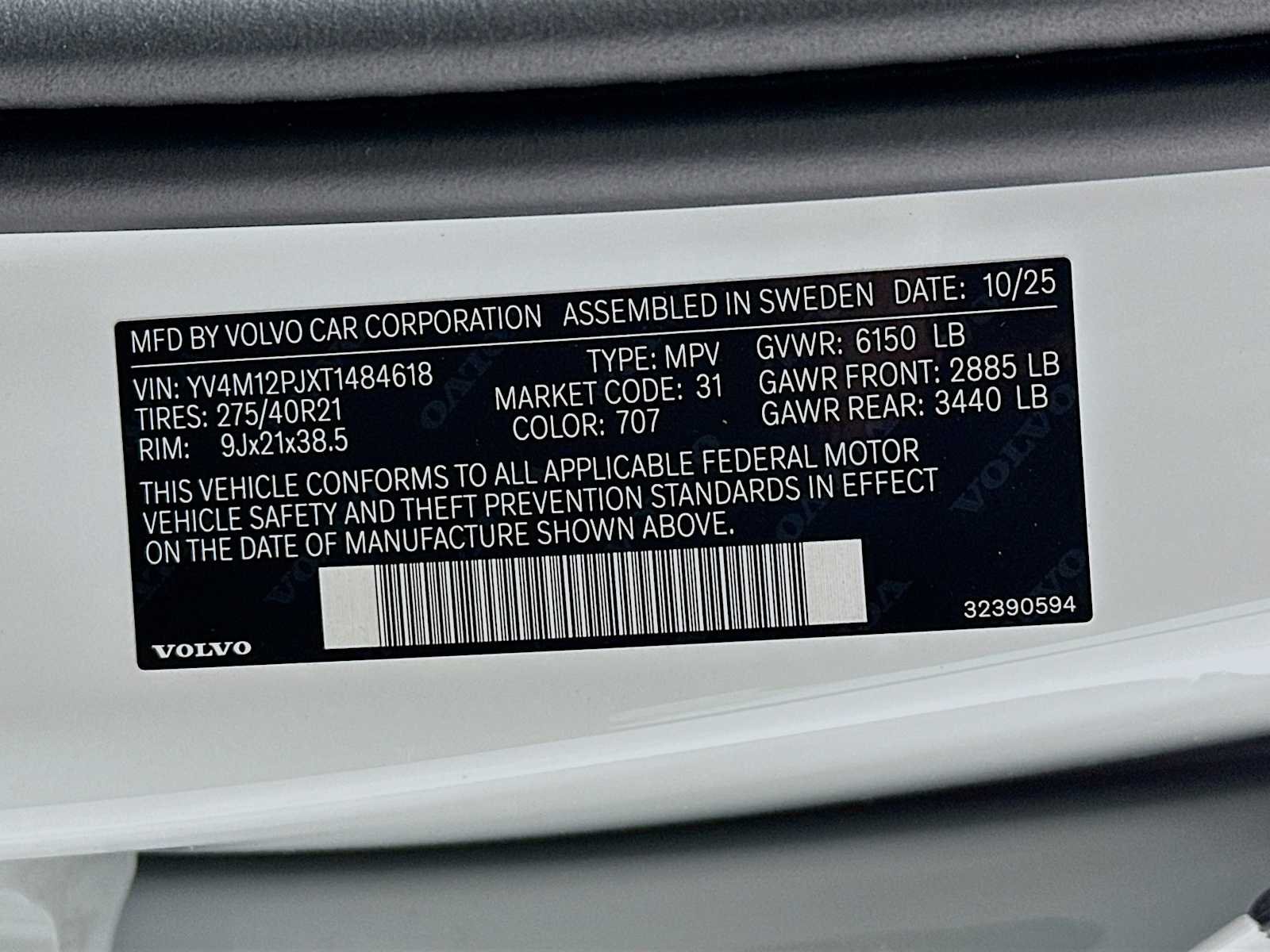 New 2026 Crystal White Volvo Core image 32