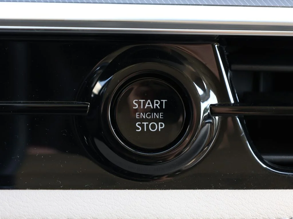 Used 2026 White INFINITI PURE image 37