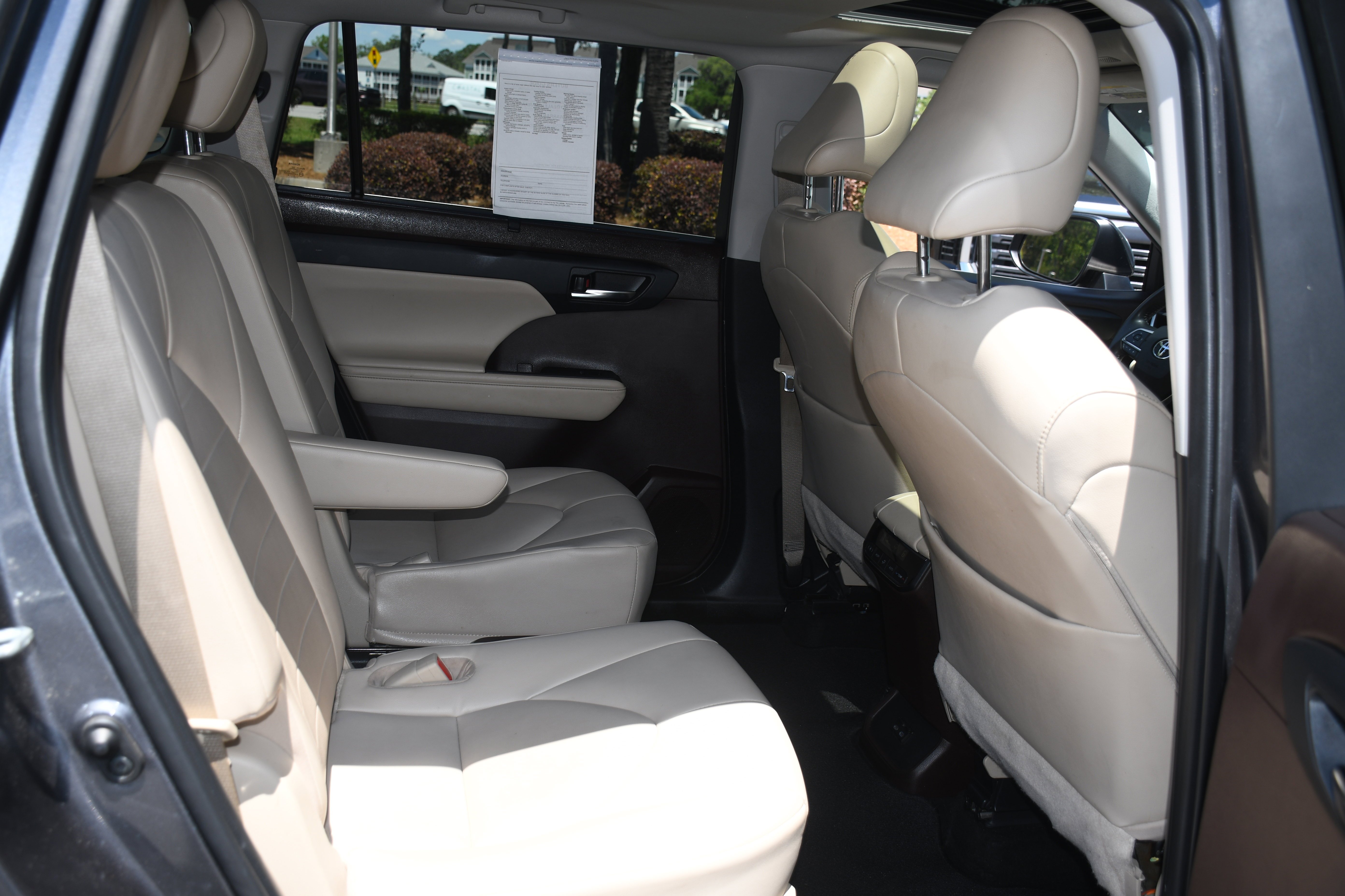 Used 2022 Gray Toyota XLE image 19