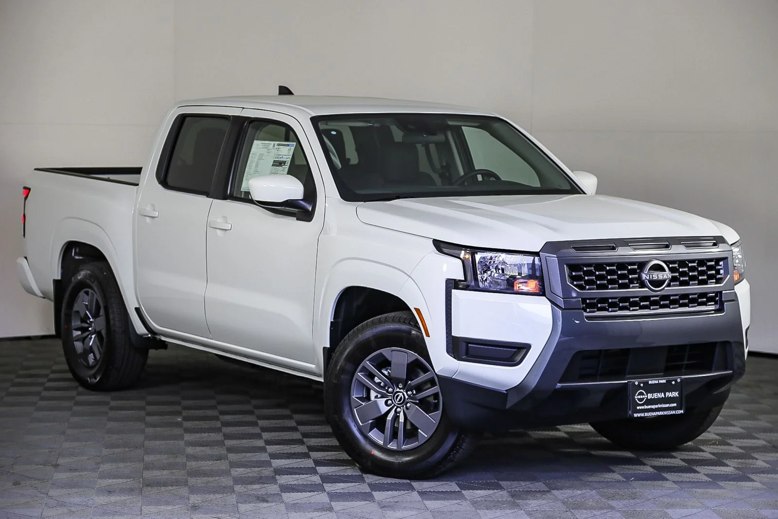 2025 Nissan Frontier SV Crew Cab 4X2 SWB's photo