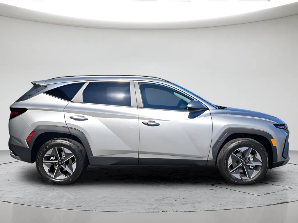 New 2026 Silver Hyundai SEL image 2